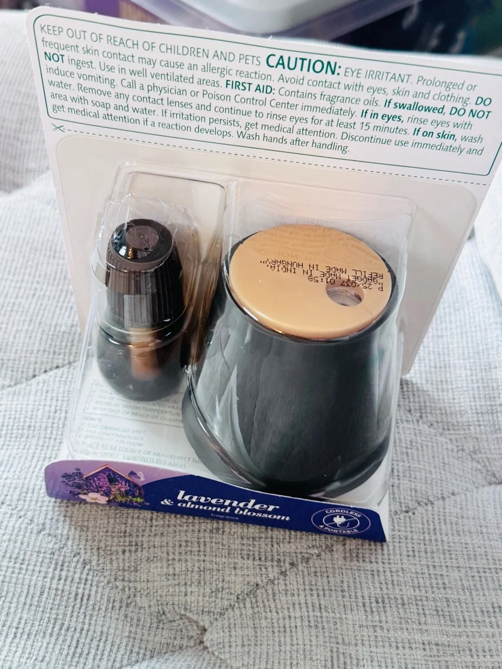 Air Wick Essential Mist Diffuser Starter Kit - Lavender & Almond Blossom